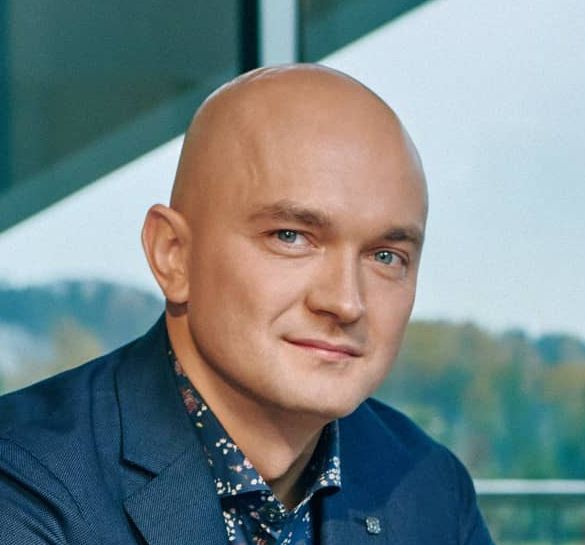 Антон Семенов