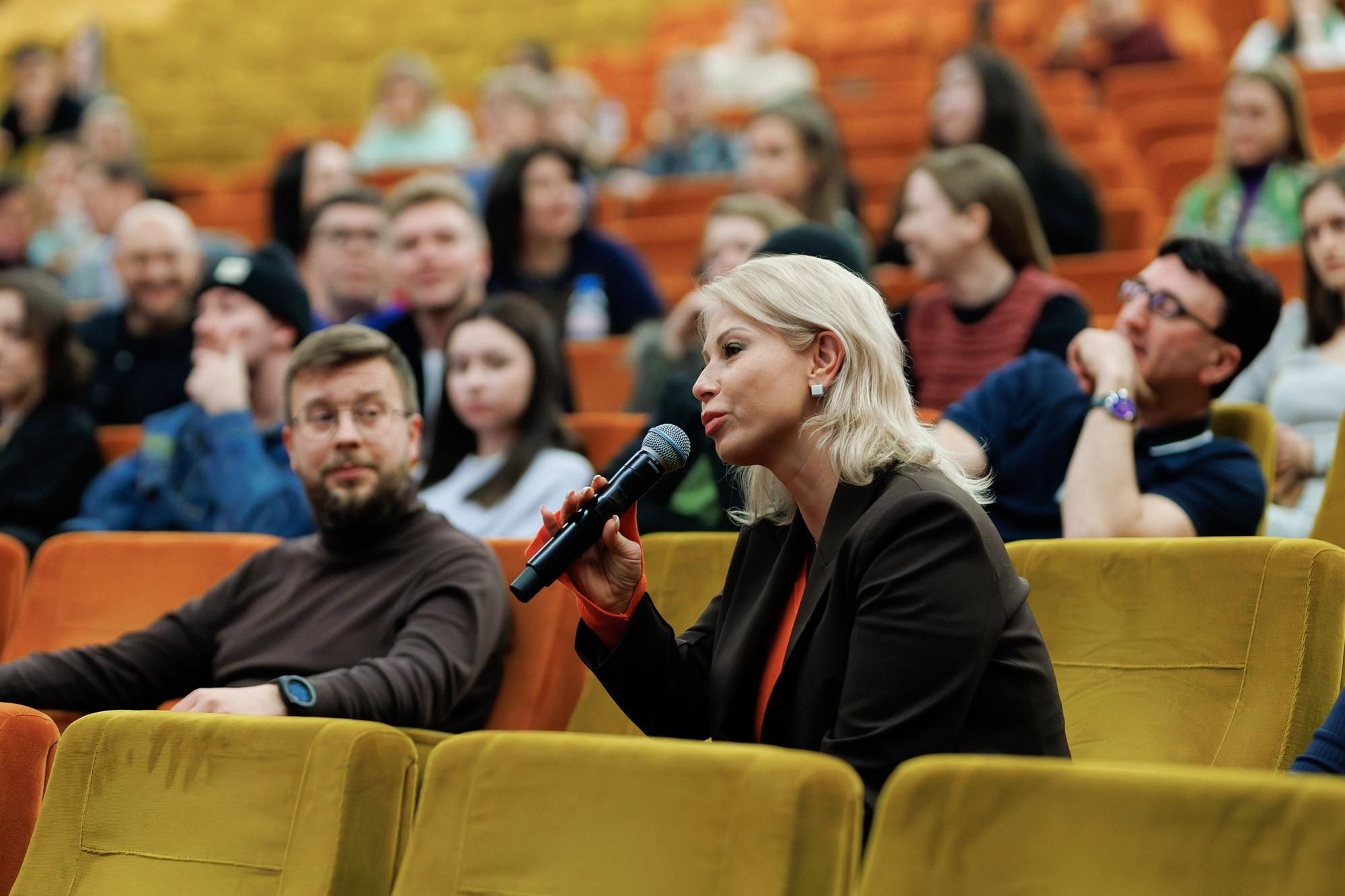 Зрители на показе в Киноклубе СКОЛКОВО