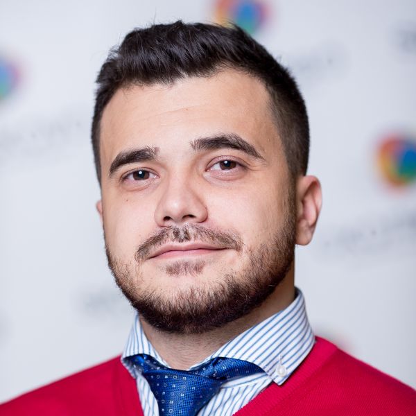 Амир Ахметов