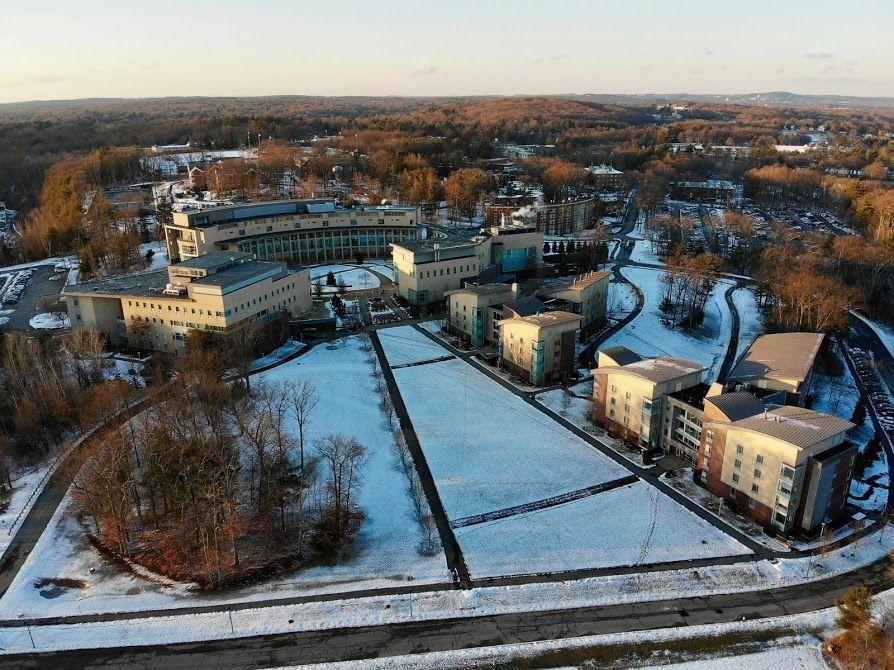 Колледж Олин, Adrian Botran