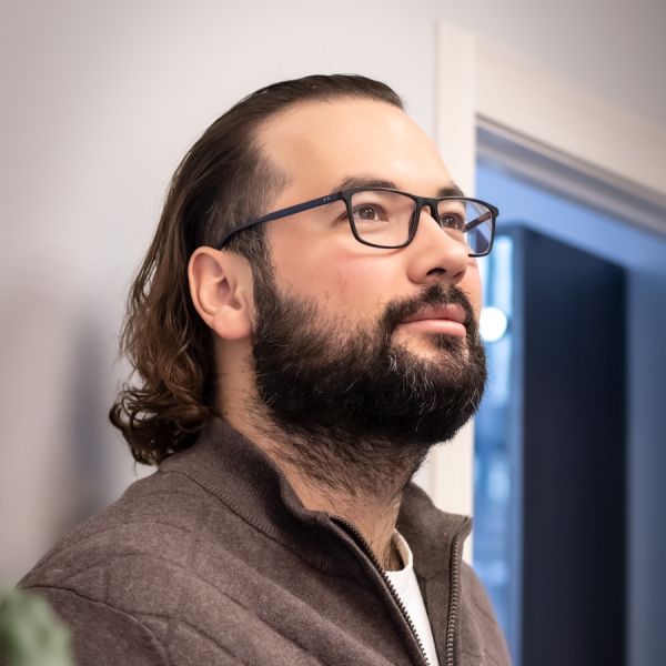 Роман Волков