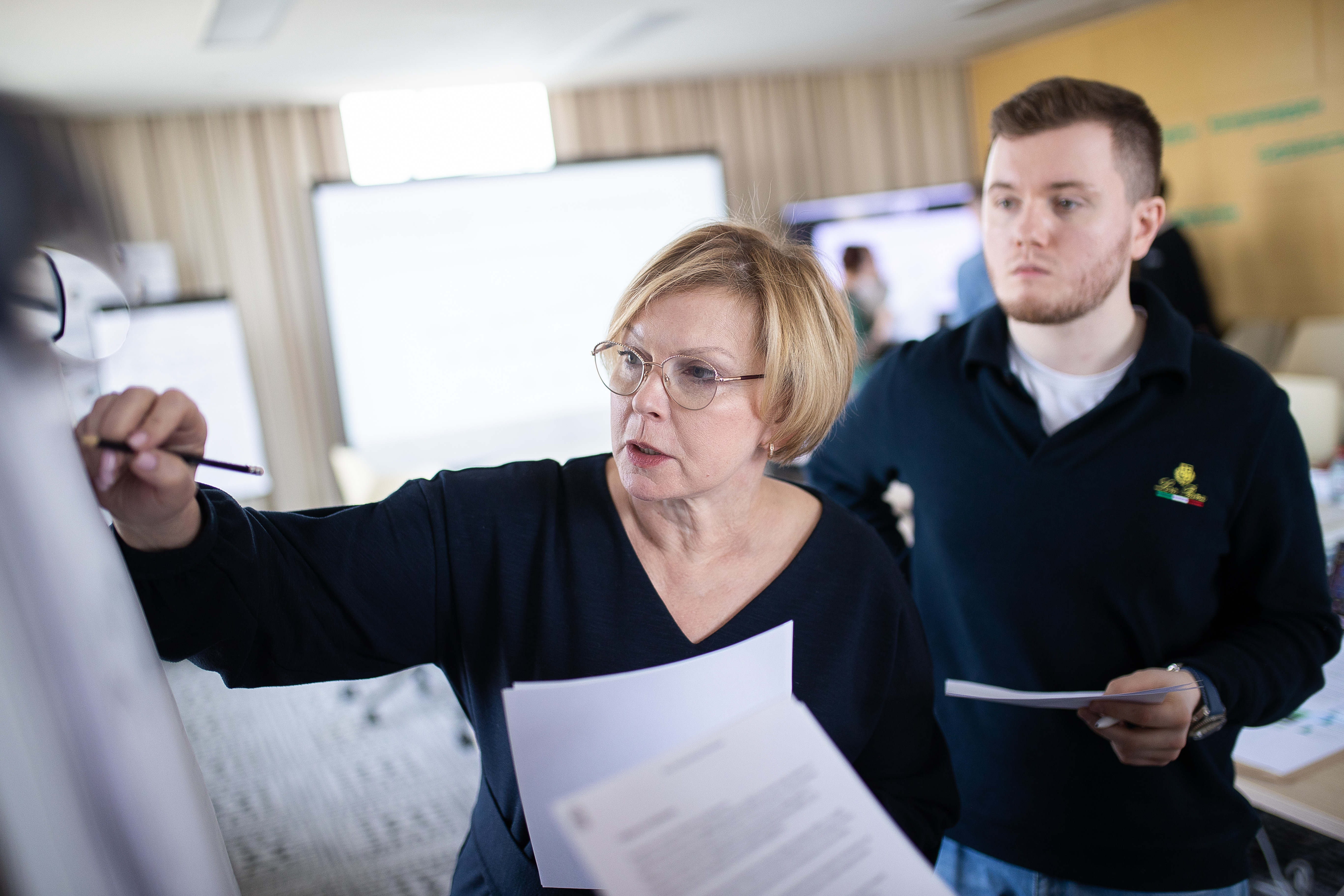 52058756408 F4fc6ca154 O