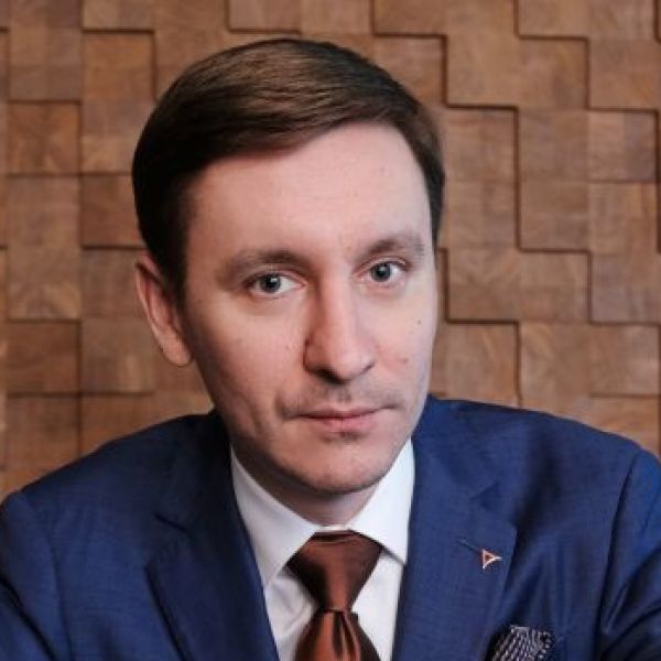 Антон Батаков