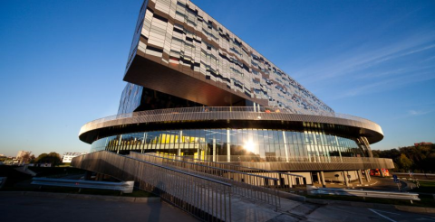 https://sk.skolkovo.ru/img/e941ef8d-41cf-4a27-b932-e780b46b1d82/sk-campus-04.png?fm=png&q=80&fit=fit&crop=480%2C246%2C0%2C0&w=550&h=300