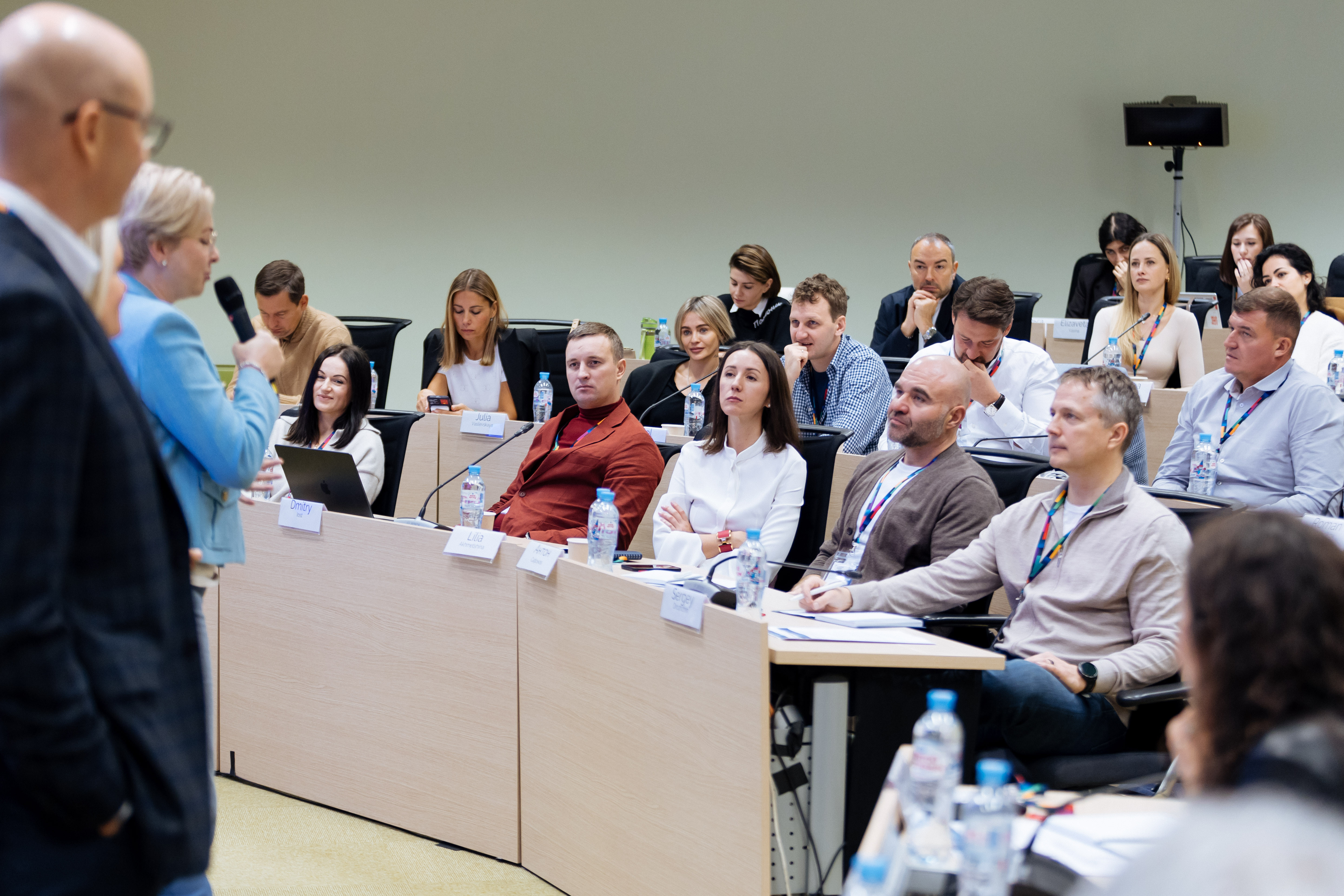 Без масок: невидимые процессы лидерства и перемен